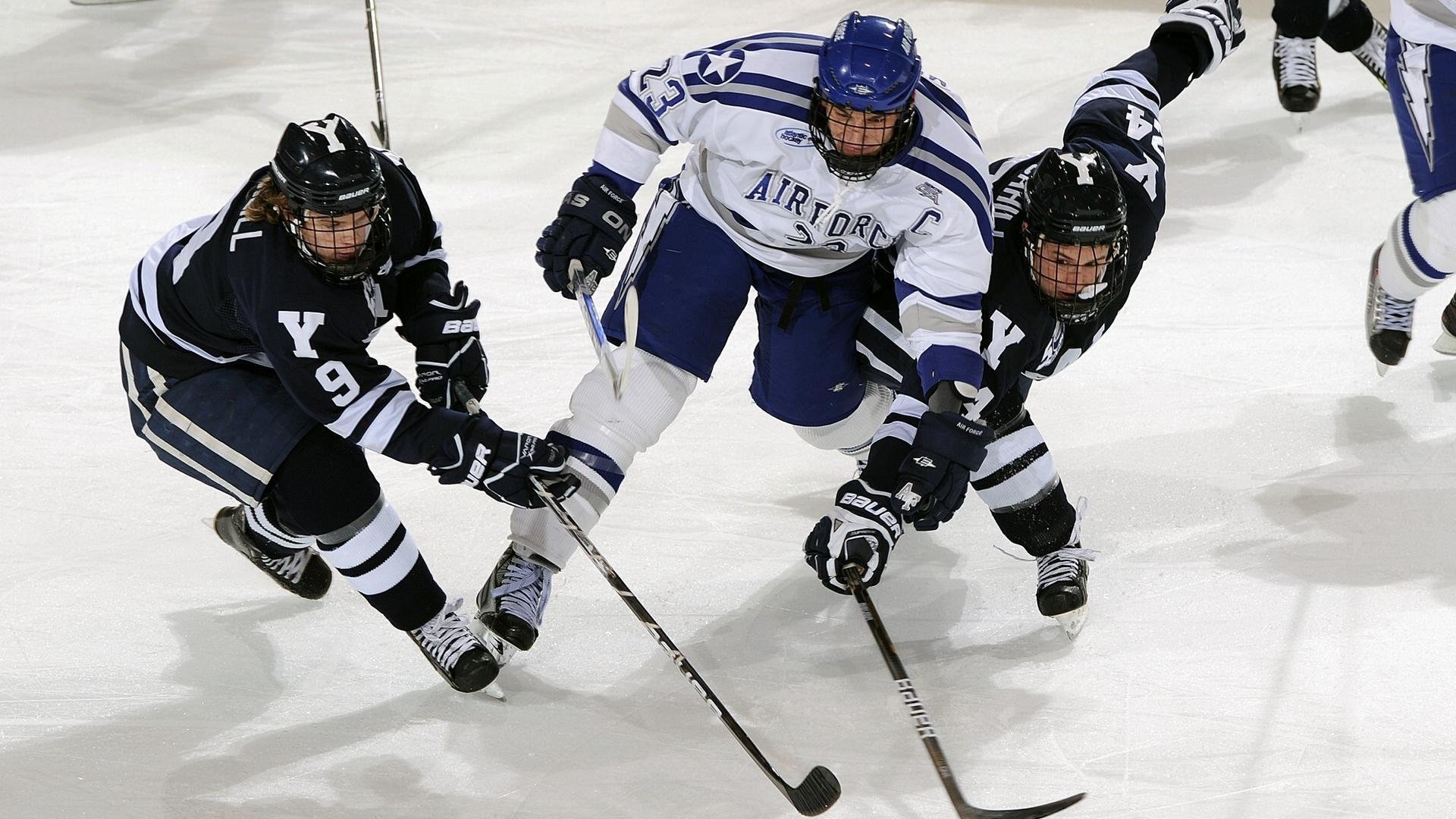 _户外运动嘉年华：结合登山、跑步和网球的综合挑战_，户外运动登山培训