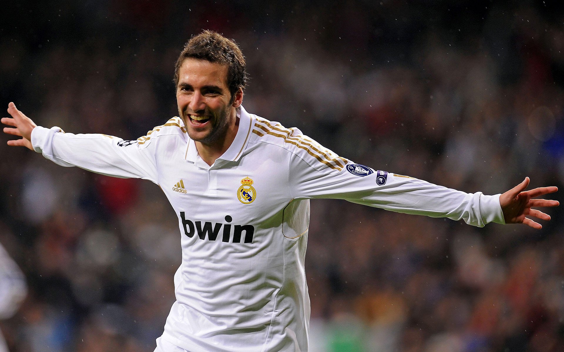 “极速逆转！车手在绝境中实现惊天翻盘”